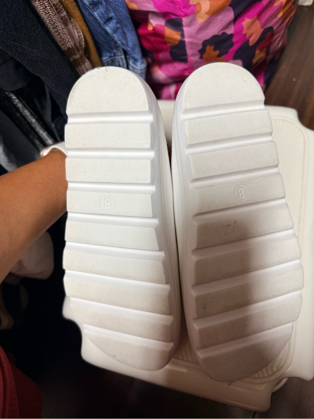 Women’s Slides - Picture 6 of 6